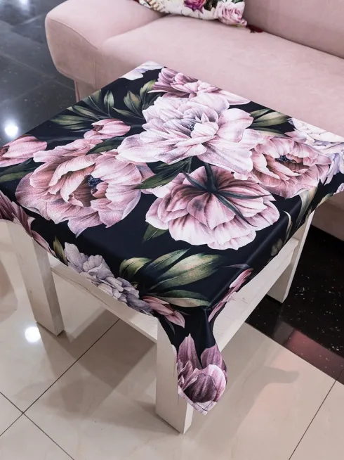 Obrus Peony - 6 (czarny w kwiaty)